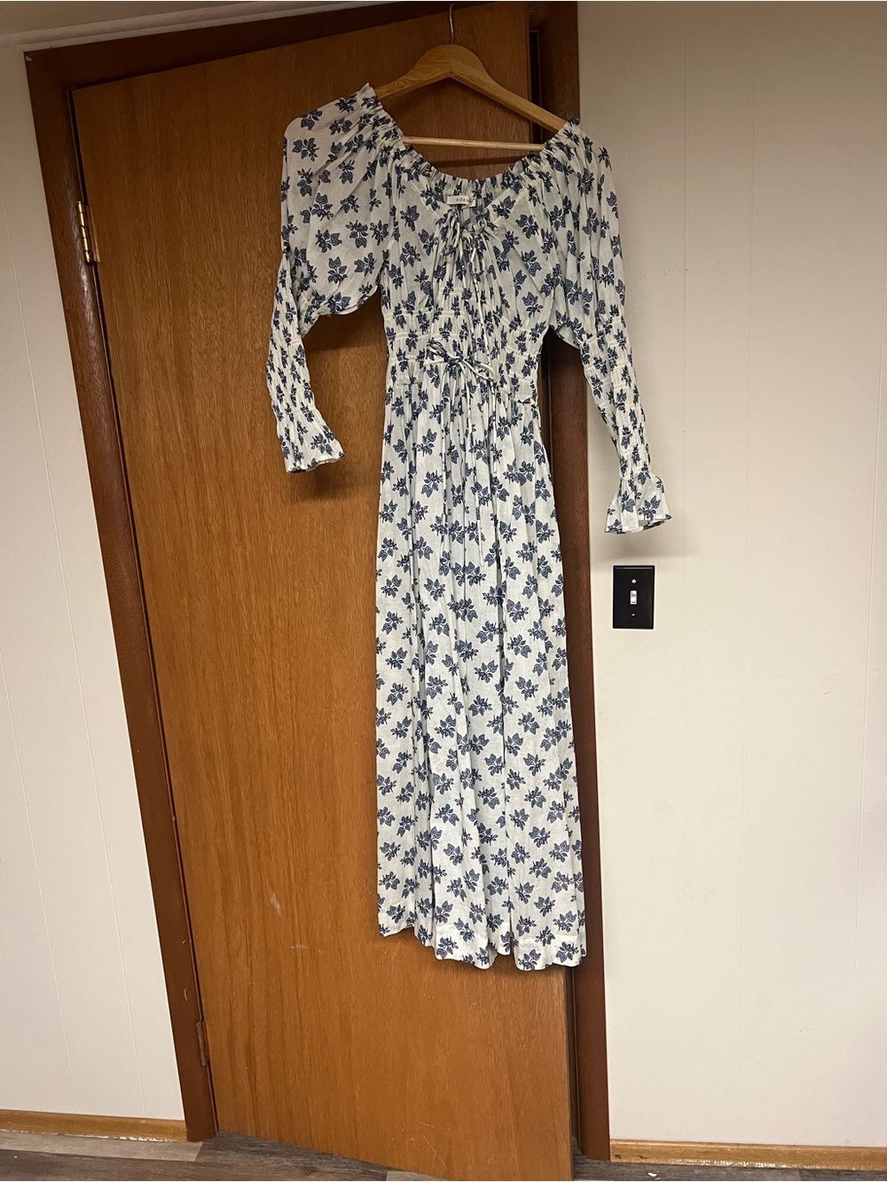 Doen Kaira Floral Cotton Midi-Dress in Crème Pomegranate Bloom